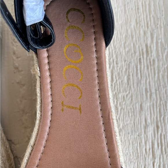 Coccoli Black Sandals with Strappy Design - Picture 3 of 12